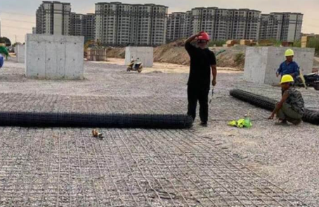 莱州土工格栅铺设前地基要怎么处理?